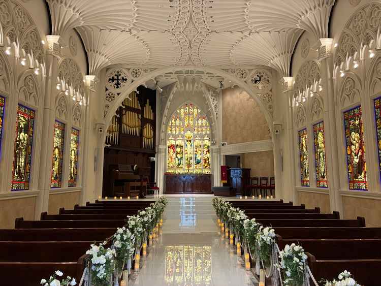 ステンドグラスのチャペル