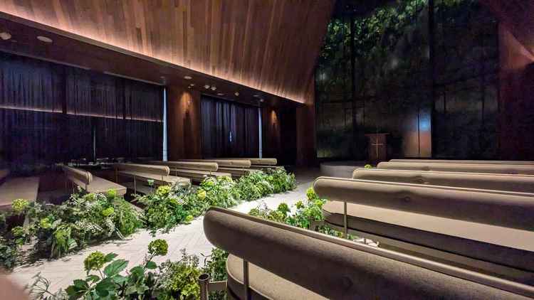 バージンロードのライティングを再現していただきました。とても滑らかで、素敵でした。