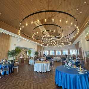 プールがついてる披露宴会場