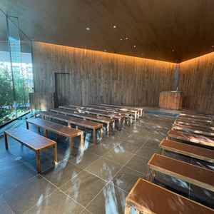 TRUNKといえば、のチャペル。木の温かみと差し込む光がとても素敵だった。