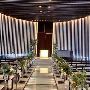 チャペルの床にはスワロフスキーが大量に埋め込まれており、キラキラしていて非常に綺麗でした。