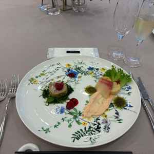 コースの一部を試食。お料理はすごくおいしかった。