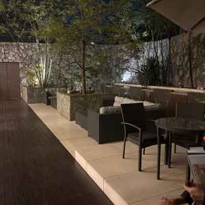 披露宴会場の周りのガーデンが素敵でした。明るい時の雰囲気も気になりました。