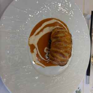 試食でいただいた料理です。名物の平目のアンクルートとのことで非常に美味しかったです。