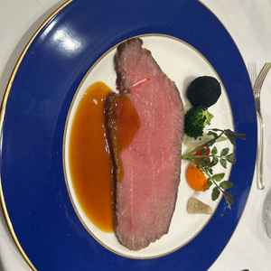 ローストビーフ。とても食べやすかったです。付け合せのお野菜も大変美味でした。