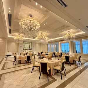 予定の人数的にもちょうどいい広さでゲストとの距離感もいいなと思いました。