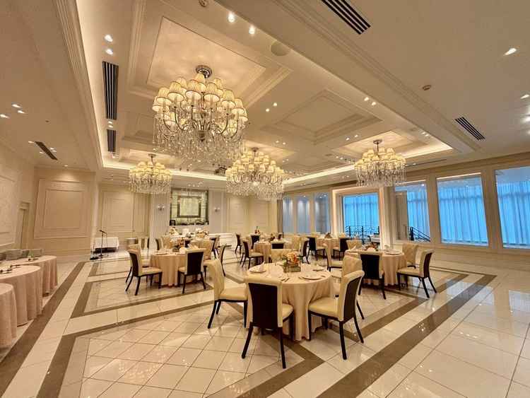 予定の人数的にもちょうどいい広さでゲストとの距離感もいいなと思いました。