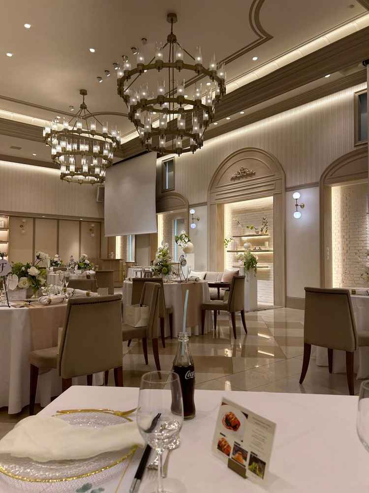 今回は試食会場としてご案内いただいた披露宴会場ヴィラ フルーリ