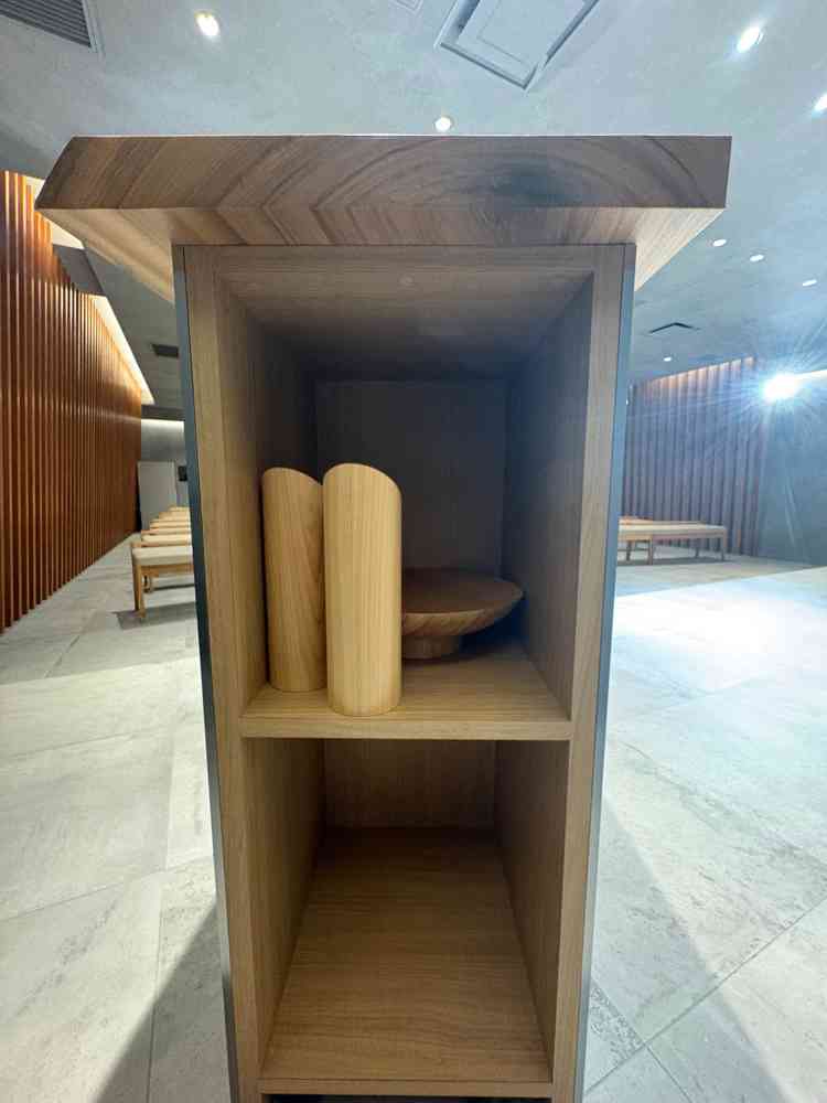 チャペルの中にあった小物(全て檜が使われているとのことで、香りがすごく良かった)