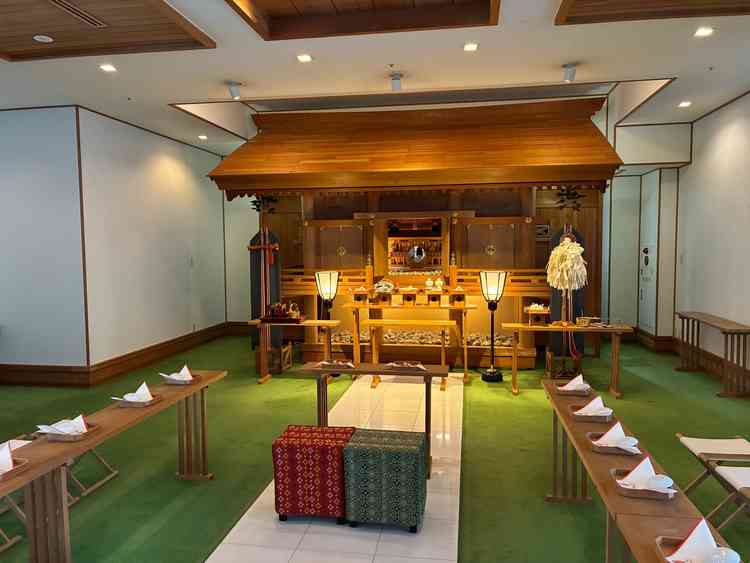 本格的な神殿で神前式ができる