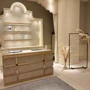 受付。奥にあり個室感ある。