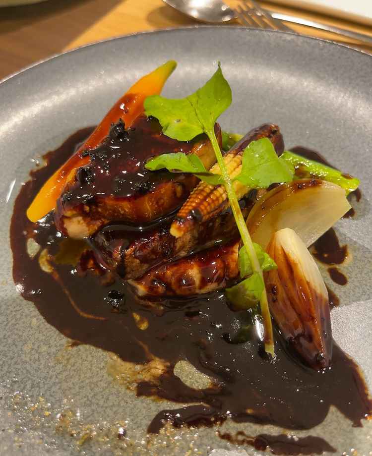 和牛ステーキとフォアグラ