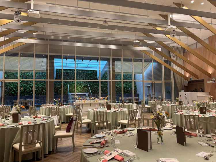 全天候型で、少人数ウエディングには最適でした。