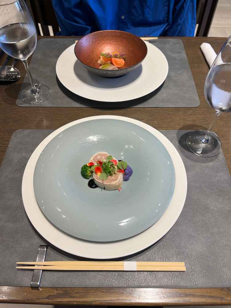 和と洋のお料理を一つずつ出してくださったので比較しやすかったです。