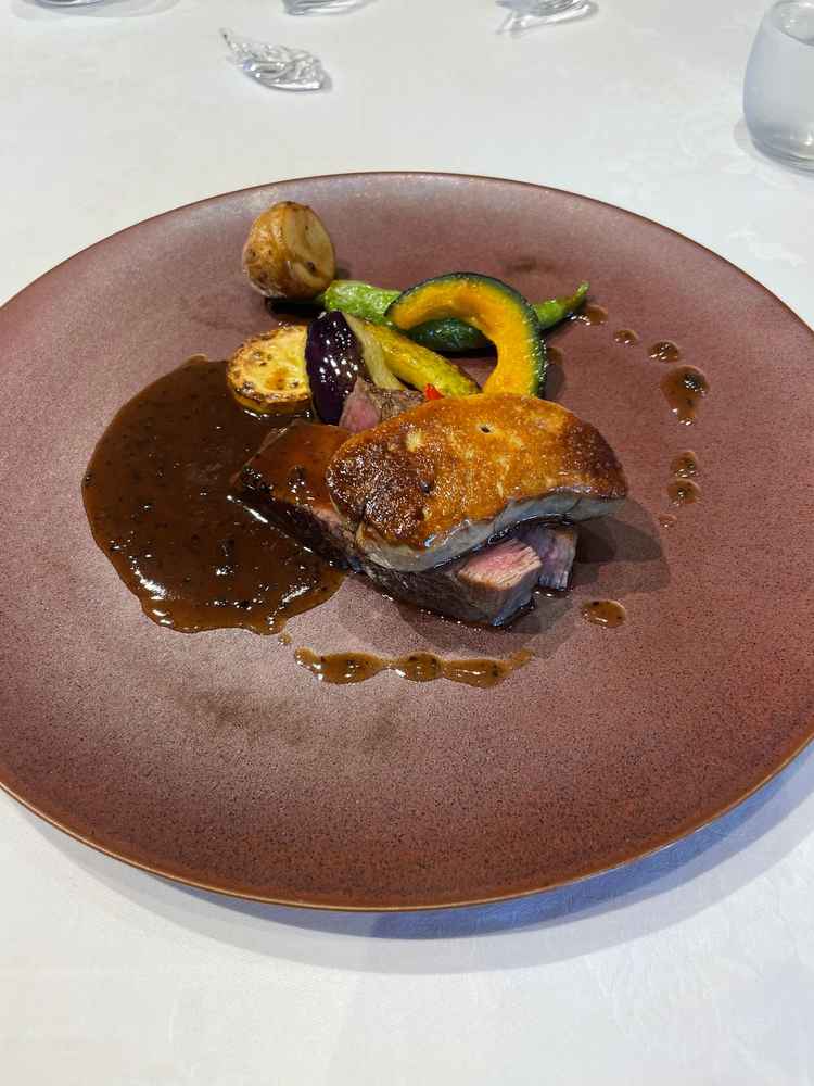 試食のお肉とフォアグラ