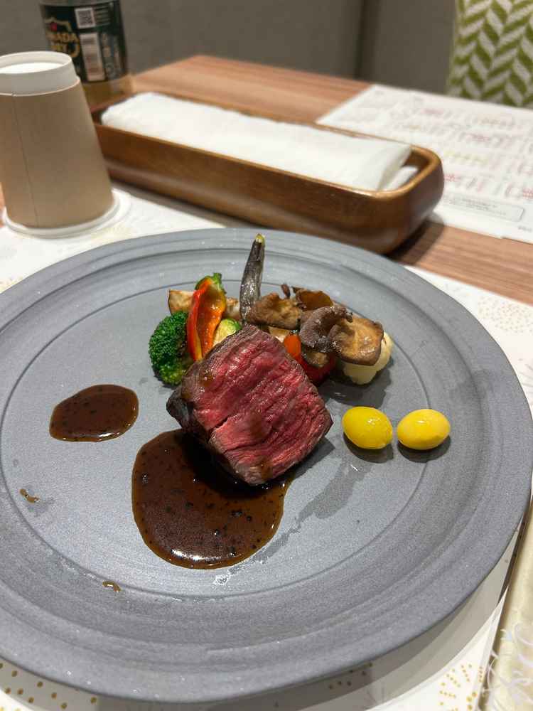 肉自体はもちろん、味付けが格別で、ぜひみんなに食べてほしいと感じました、