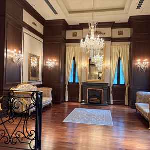 式場前のスペースです。広々としてクラシカルな造りでした。