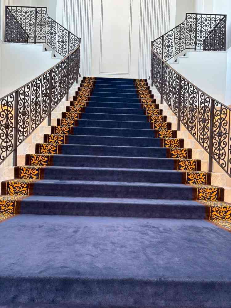 大階段です。(フラワーシャワー)