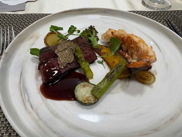 試食のメイン。えびが美味しかった。