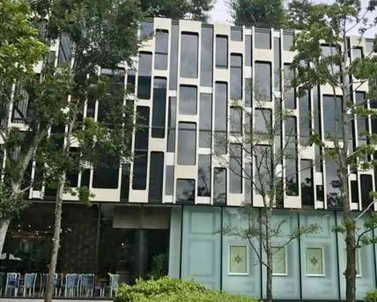 外観はとてもおしゃれです。ゲスト待機ルームがガラス張りで外からも見えるため、ゲストも迷う心配なし。