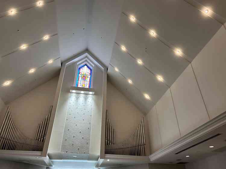 チャペルについているオルガン。重厚感がある。