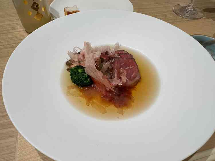 鶏の出汁が美味しくてステーキに合います。