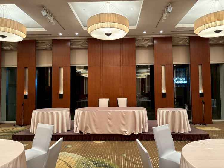 木目上の壁は落ち着いた雰囲気かつ温かみを感じました。