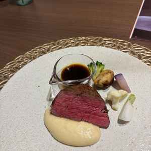 北海道のビーフをいただいたが、脂身とのバランスも良く美味しかった。