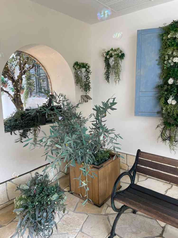 会場に行くルートも雰囲気をこわさず（シャボン玉や音楽）これから結婚式だと胸が躍る雰囲気。