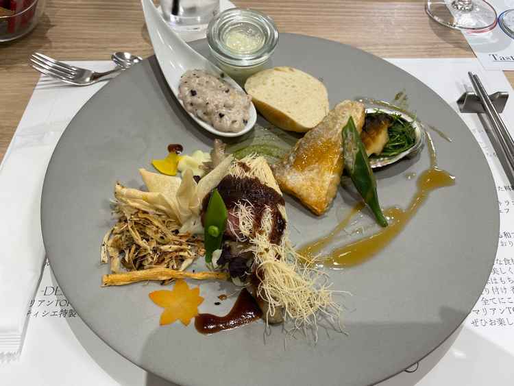 ハーフコース試食。和フレンチで、日本人ごのみ。