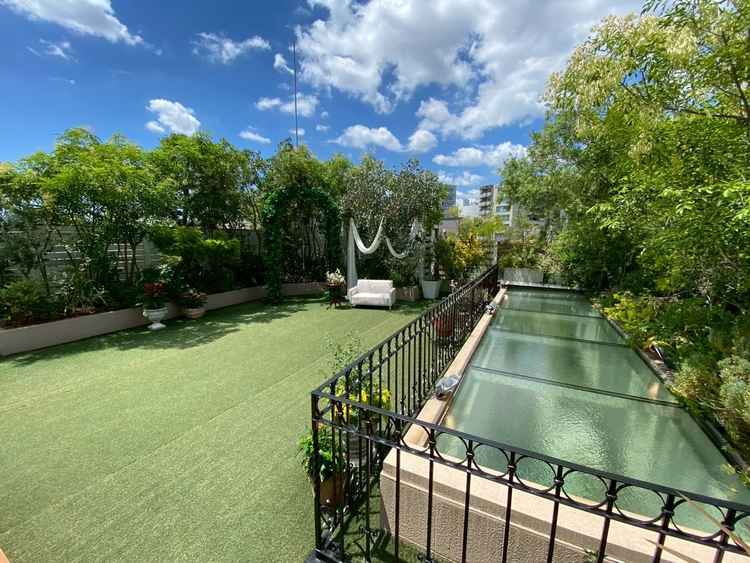 ルーフトップガーデンにカリヨンあり。シャボン玉など色々演出も楽しめる。