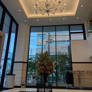 駅からも近いのでわかりやすく、エントランスから天井も広く開放感がありとても綺麗でした。