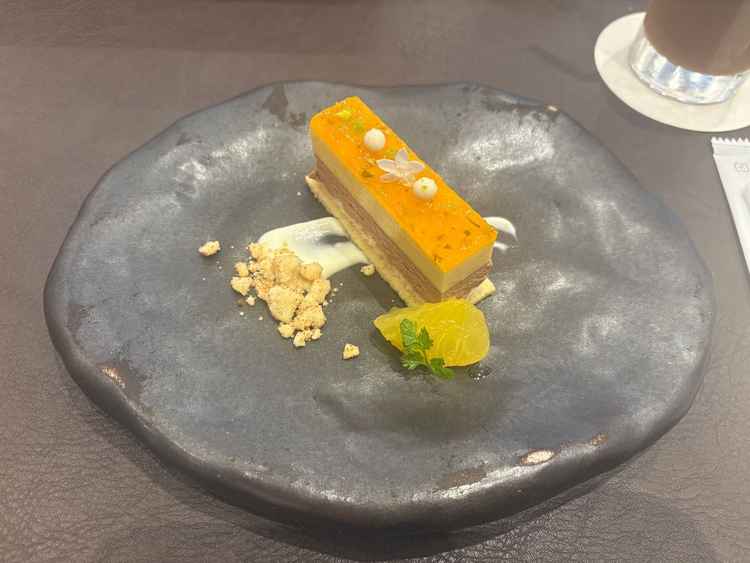 お料理はとても美味しかったです。特に写真のケーキが甘すぎず、1番のお気に入りです。