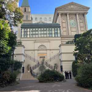 外観(正面)。結婚式場という感じでよかった。