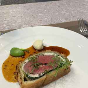 牛肉のパイ包み焼き。すごく美味しかったです！