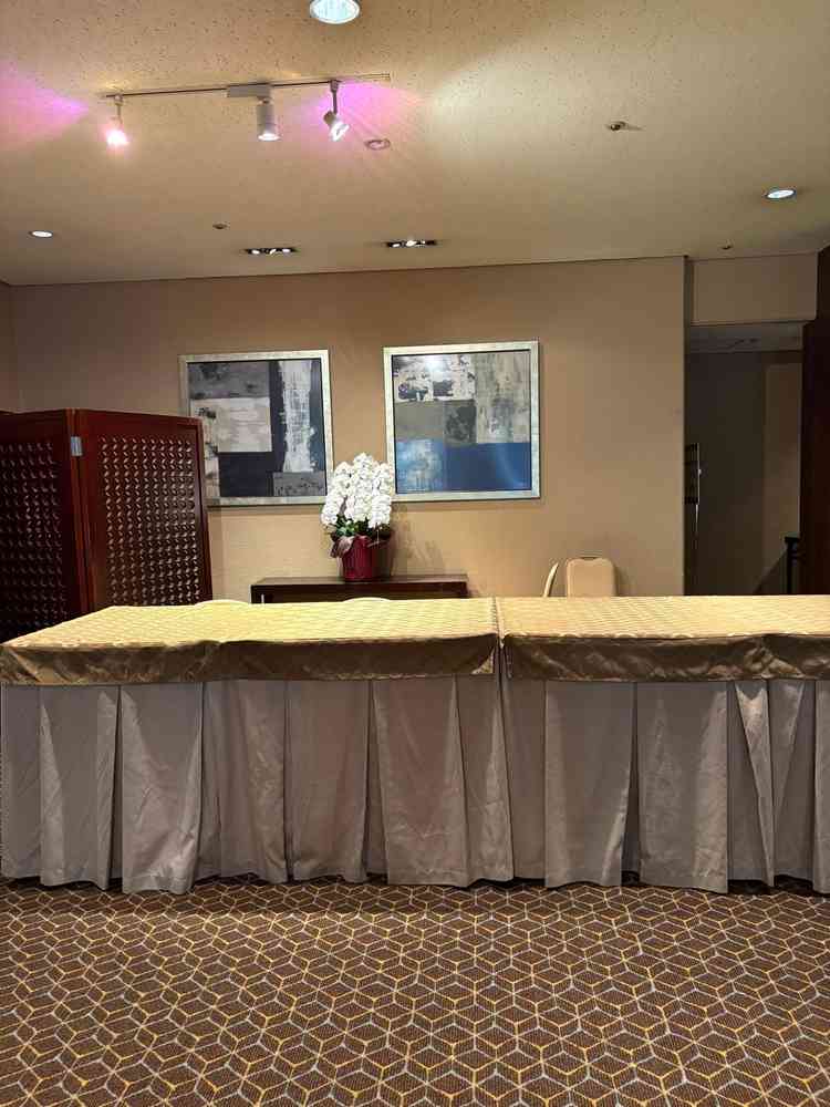 ゲストの受付場所は披露宴会場の入口すぐの所にありました。