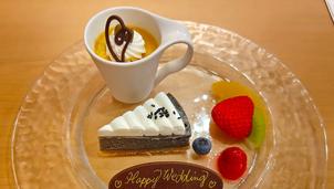 黒ごまチーズケーキとかぼちゃプリン。濃厚でくどすぎず美味しかった。