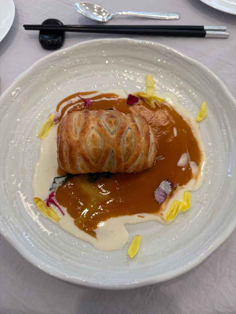 お肉に加えてお魚の料理も頂きました！もしここに決めたら絶対取り入れたいと思ったお料理です。
