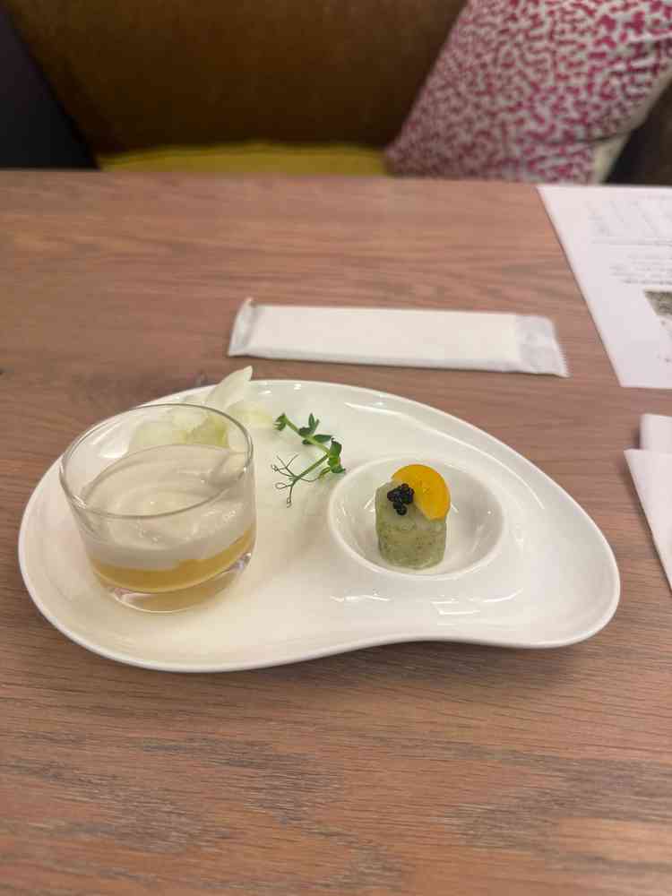 料理にもこだわっており、甘味を出すために砂糖は使わずににんじんを何時間も煮込んでおり手が込んでいた。