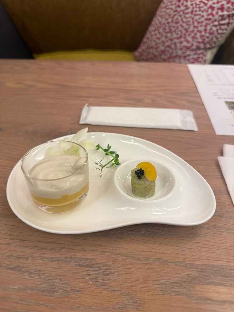 料理にもこだわっており、甘味を出すために砂糖は使わずににんじんを何時間も煮込んでおり手が込んでいた。