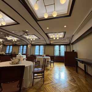 使用頻度の低い披露宴会場が試食の部屋でした。個人的にはこの落ち着いた雰囲気が好きです。