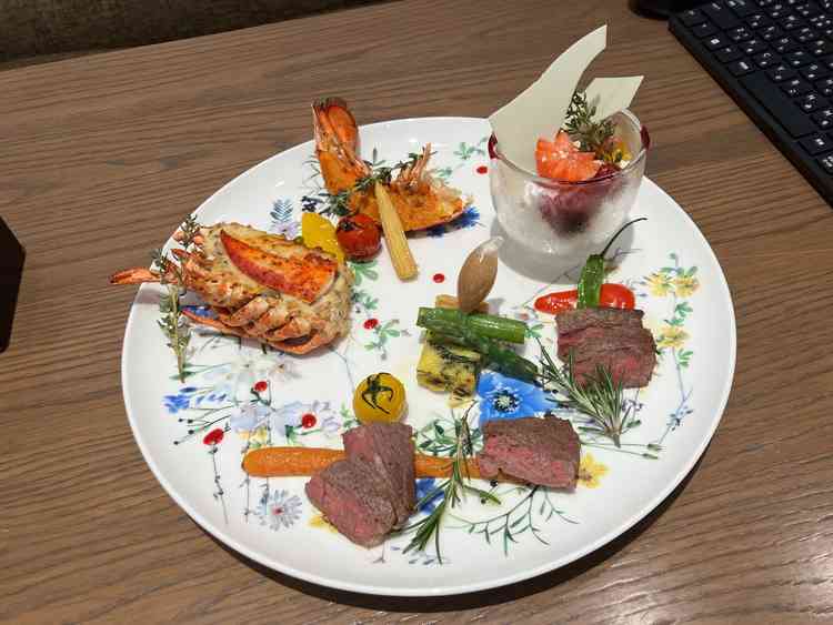 試食で提供されたメイン料理。お肉がとても柔らかくて美味しかったです。
