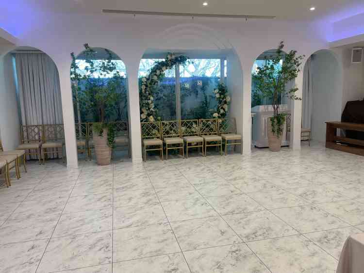 チャペルとして使用する会場。堅苦しさがないです。