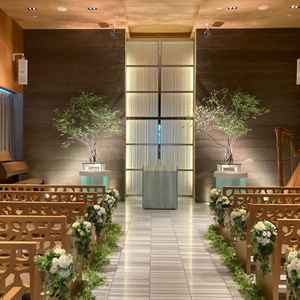 ナチュラル系のチャペルです。後ろの席の方も顔を見れるちょうど良い広さでした。