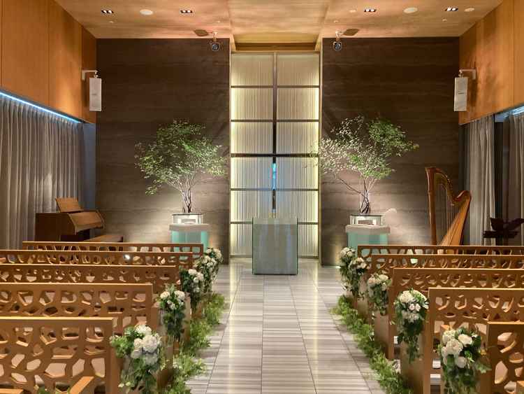 ナチュラル系のチャペルです。後ろの席の方も顔を見れるちょうど良い広さでした。