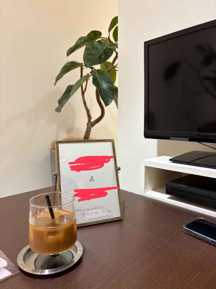 打ち合わせをさせていただいたお部屋のしゃしんです。ドリンクもご用意いただきました。