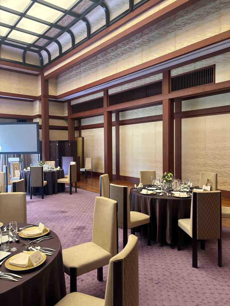 披露宴会場の写真。厳かな雰囲気がありました。