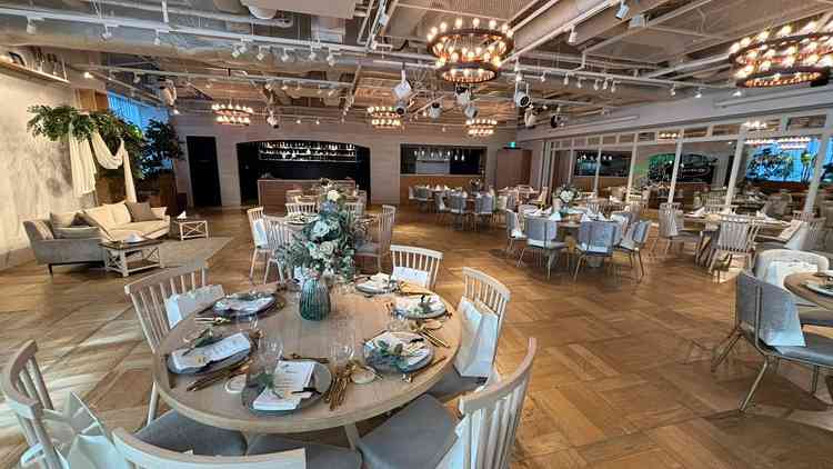 円卓会場の場合、椅子の種類も混合させることが可能であることも教えていただきました。