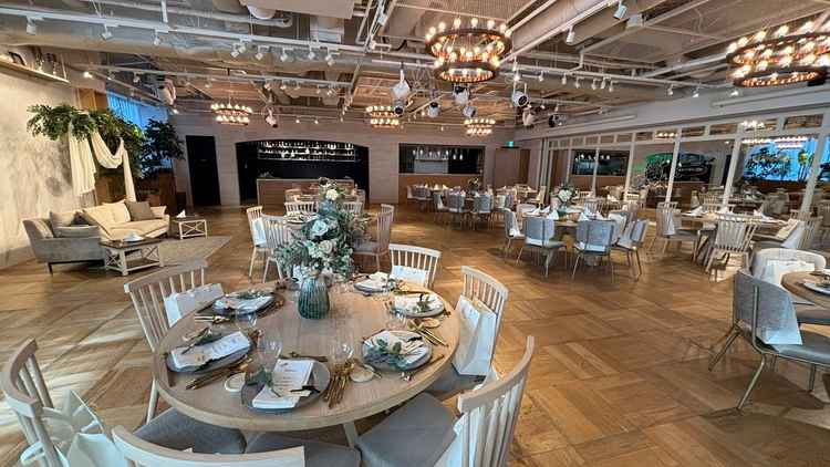 円卓会場の場合、椅子の種類も混合させることが可能であることも教えていただきました。