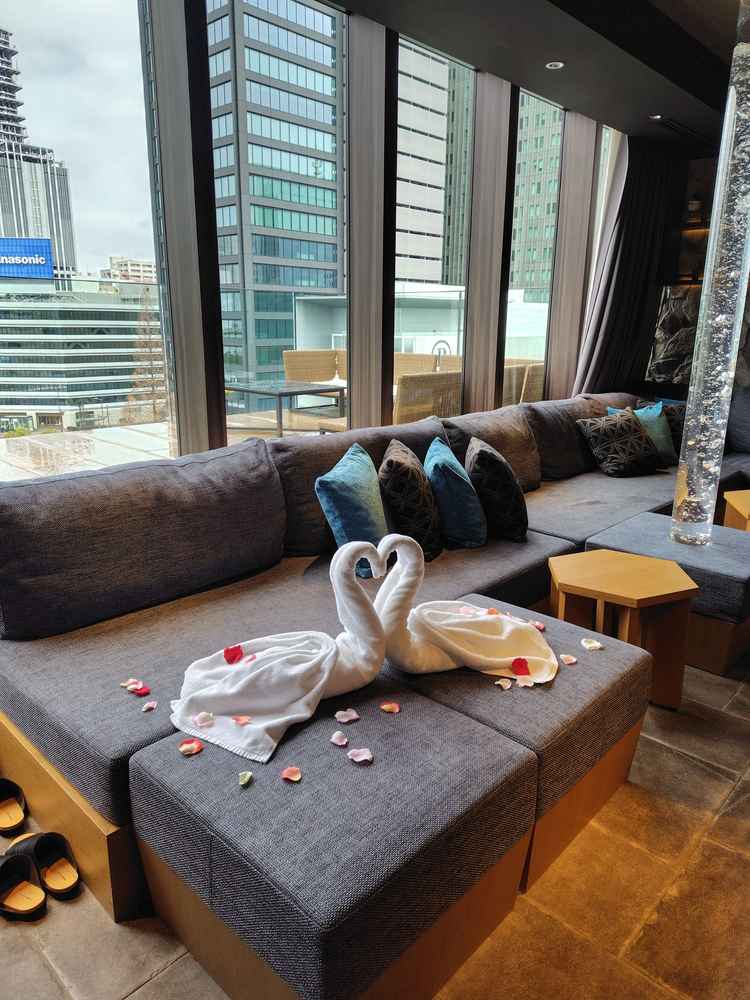 会場と同じフロアにホテルがあり、宿泊した場合は部屋で身支度ができる。